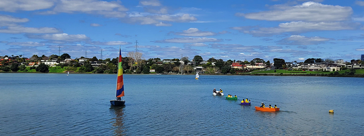 A sunny day out on the lagoon